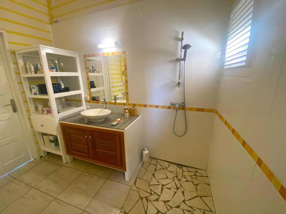 Bungalow Alnamaka : Vue Mer - Piscine - Plage A 5Mn بوانت-نوار المظهر الخارجي الصورة